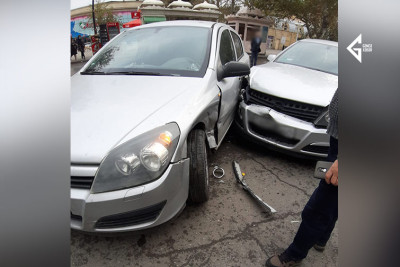 Gəncədə iki "Opel" toqquşub