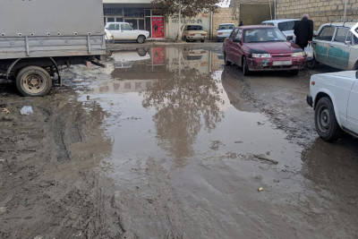 Gəncənin "Sərçə bazarı" istiqamətində taksi sürücüləri sifarişlərdən imtina edirlər