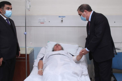 Gəncədə şəhid anası ziyarət olunub: xanımın intihara cəhd etməsi xəbəri yayılmışdır
