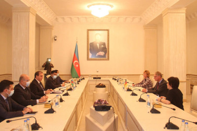 Almaniya səfiri Gəncədə erməni terroruna məruz qalmış əraziləri ziyarət edib