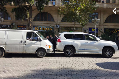 Gəncədə iki avtomobilin iştirakı ilə qəza baş verib