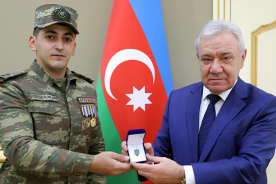 Gəncədə müharibə iştirakçısı "Döş nişanı" ilə təltif olunub