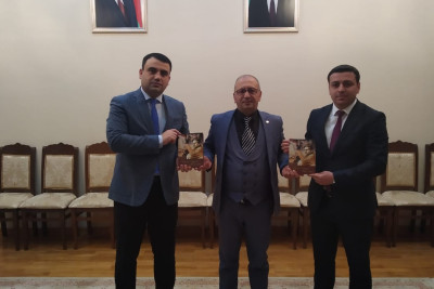 Gəncədə "Xalq şairi olmayan xalqın şairi" nəşr olunub