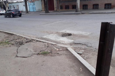 Gəncədə qəza şəraiti yaradan ağzı açıq quyular