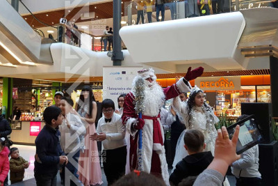 Uşaqlar "Ganja mall"da tədbir keçiriblər