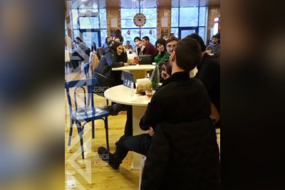 Gəncədə qiraət axşamı zamanı iştirakçılara açıq mikrofon təqdim olunub