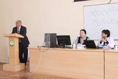 Gəncədə Bakıdan gələn professor seminar keçib