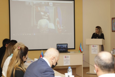 Gəncədə yerləşən universitetin tələbələri seminarda iştirak ediblər