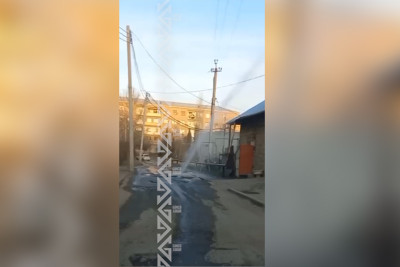 Gəncədə son 5 gün ərzində daha bir qəzalı boru "süni fontan" yaradıb