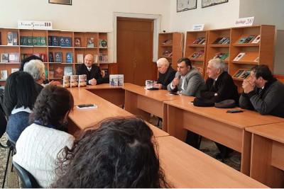 Gəncə: Qərib Mehdinin kitablarının təqdimatı baş tutub