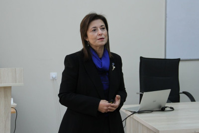 Ege Universitetindən daha bir professor Gəncədə mühazirə deyib