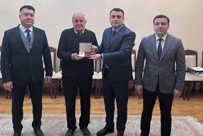 Gəncədə Xalq artisti Alim Məmmədov xatirə nişanı ilə təltif edilib