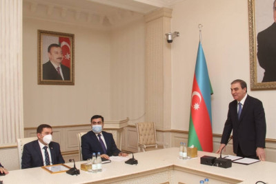 Gəncədə İcra başçısı daha bir qrup şəxsi təltif edib