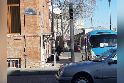 Gəncənin mərkəzində işıqforlar işləmir