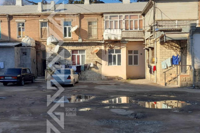 Gəncədə kanalizasiya problemi: "Evdə iydən oturmaq olmur"