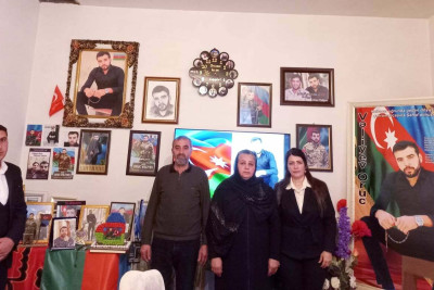 Sumqayıt mədəniyyət işçiləri Gəncədə şəhid ailəsinə baş çəkiblər