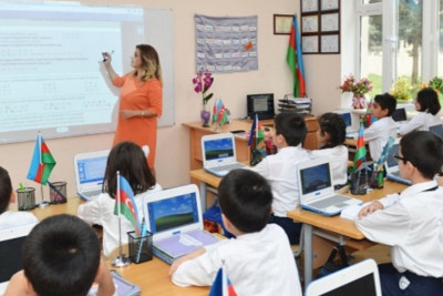 Gəncəli şagirdlərin rəqəmsal bacarıqları artırılır