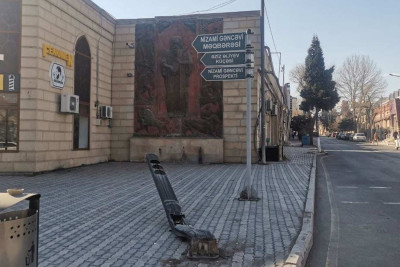 Gəncədə iki "VAZ" toqquşub