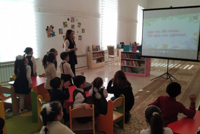 Gəncədə "Kiçik-kiçik sandıqlar, içi dolu fındıqlar" adlı tədbir keçirilib