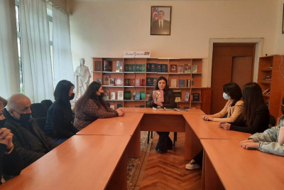 Gəncə: Vidadi Babanlının əsərlərinin xülasəsi keçirilib