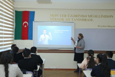 Gəncədə "Maliyyə savadlılığı" dərsləri keçirilir