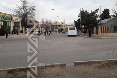 Gəncədə məktəbin, bazarın və xəstəxananın yerləşdiyi ərazidə piyada keçidi yoxdur