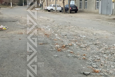 Gəncə: bu küçədə asfalt örtüyü yararsız hala düşüb