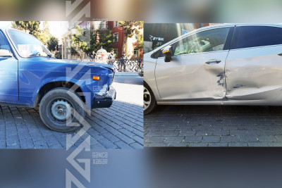 Gəncədə "Chevrolet"in sürücüsü qəflətən dönərək qəza törədib