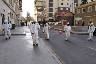 Gəncədə küçələr kimyəvi maddələrlə dezinfeksiya edilib