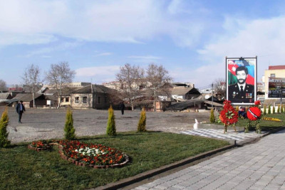 Ölkə rəhbərinin Gəncəyə səfərindən sonra çıxarılan ağaclarla bağlı açıqlama