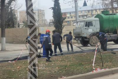Sakinlərin narazılığına səbəb olan qazılmış küçə asfaltlanır