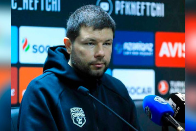 “Bu cür stadionda oynamaq insan həyatı üçün təhlükəlidir”