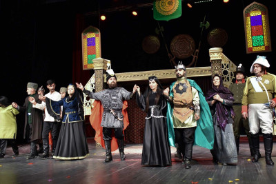 ADAU kollektivi Gəncə Dövlət Dram Teatrında olub
