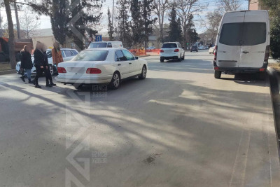 Piyada zolaqlarının silinməsi sakinlərə çətinlik yaradır