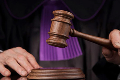 Qızılları mənimsəyən lombard direktoruna hökm oxunub
