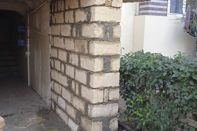 Gəncədə yaşayış binası təmir olunur