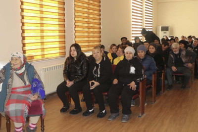 MKTİB rəisi sakinlərin müraciətlərini dinləyib