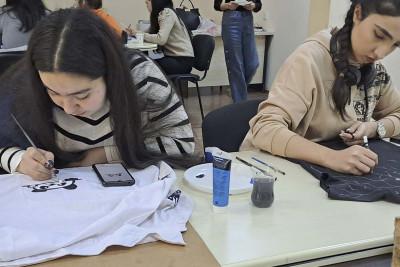 "Geyimlərin dekorativ bəzədilməsi" adlı təlimlər baş tutub