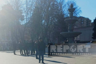 11 nömrəli marşrut xəttində çalışan sürücülər etiraz ediblər
