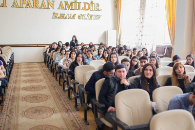 “İnnovasiyalar Mərkəzi”nin əməkdaşları GDU-nun tələbələri ilə görüşüblər