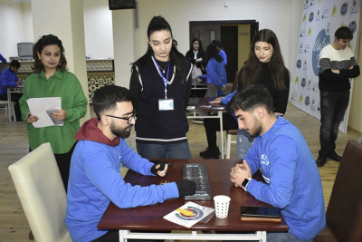 Gənclər intellektual oyunda iştirak ediblər