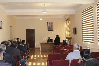 MKTİB rəisi sakinləri qəbul edib