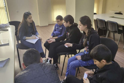 "Əsas Həyat Bacarıqları" proqramı çərçivəsində təlimlər baş tutub