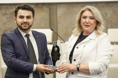 Pərvin Kərimzadə və Gəncə Regional Qadın Mərkəzinin rəhbəri təltif olunublar