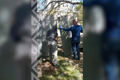 Sakinlər binaların qarşısında “novostroyka” tikildiyini iddia edirlər