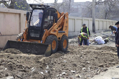 18 nömrəli məktəbin ətrafı abadlaşdırılır