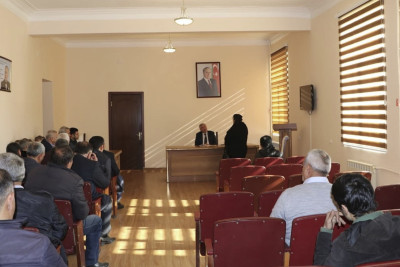 Bir sıra vəzifəli şəxslər sakinlərlə görüşüblər