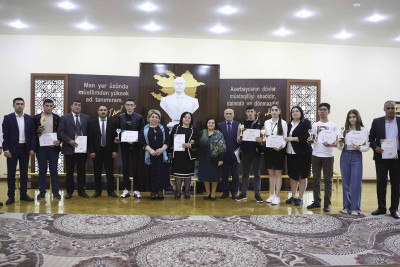 Zəfər və Qələbə tarixi üzrə olimpiada qalibləri mükafatlandırılıblar