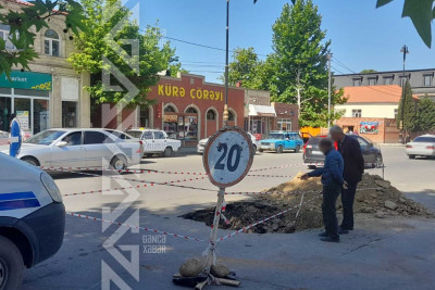 Şəhərin mərkəzində partlayan su borusu təmir olunur