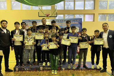 Kikboksçularımız yurda 9 qızıl medalla qayıdıblar